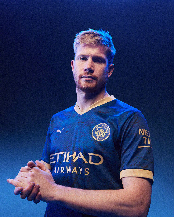 替补球员凯恩梅开三度 拜仁5‑0血洗斯图加特