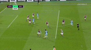 申花发布球队32岁生日海报，却把“32nd”写成“32th”