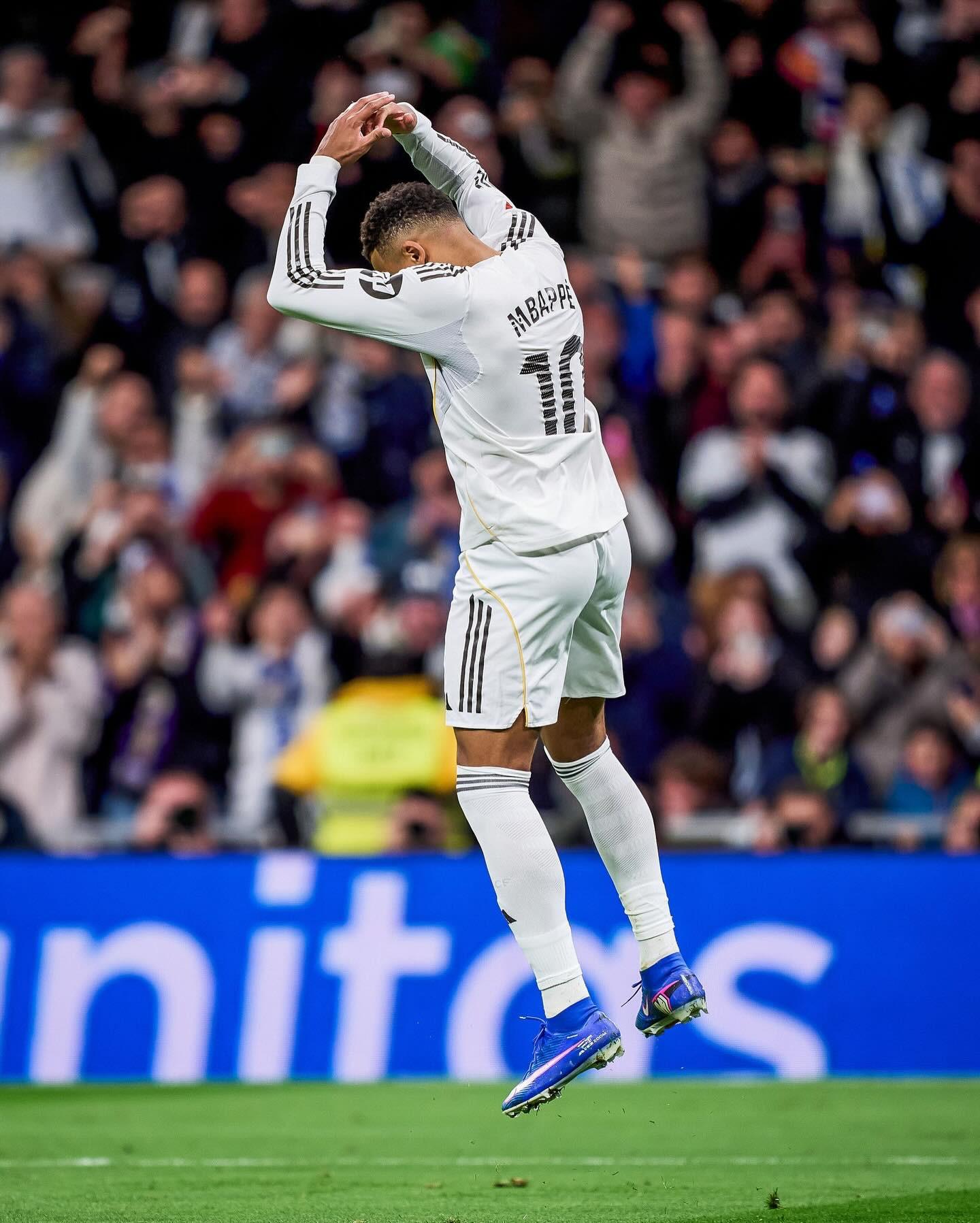 火箭状元秀哈登带队险胜国王