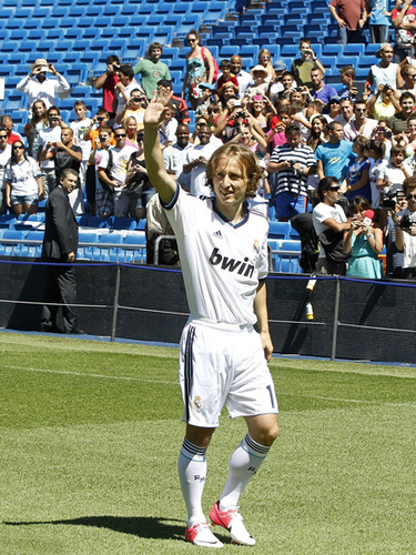 马刺队记：文班亚马＆卡斯尔后续与球队会合，但无法保证出战