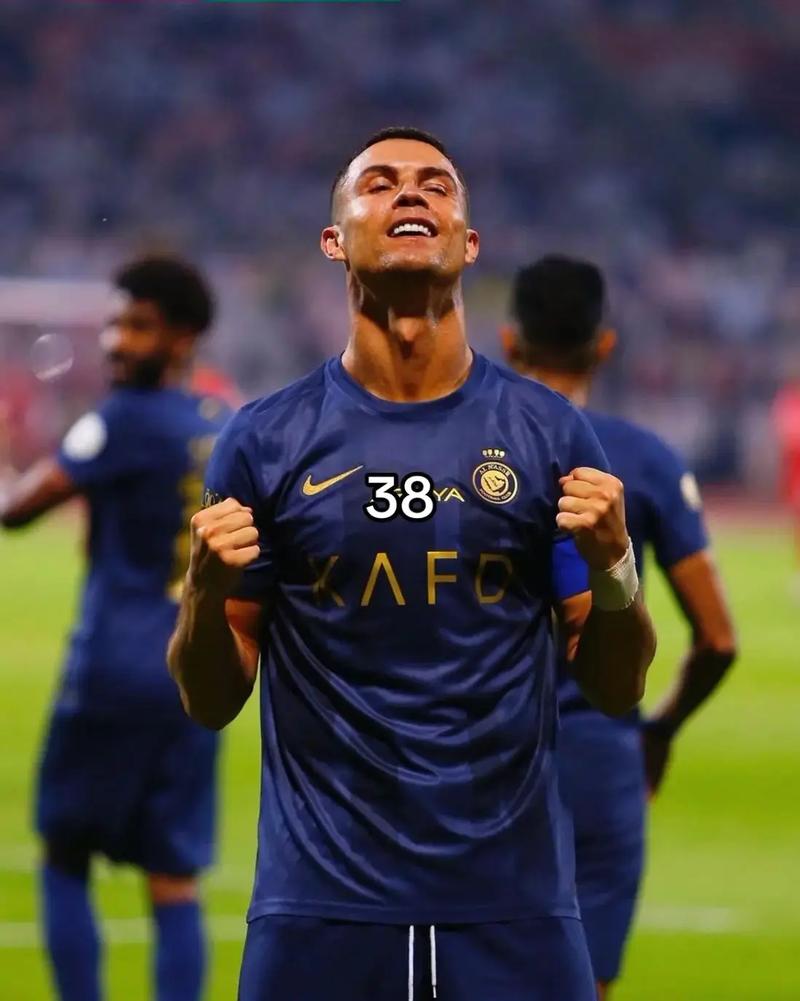 本轮世预赛欧洲区最佳进球候选：埃泽和达姆斯高的进球在列